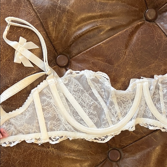 Agent Provocateur white love demi bra - Picture 5 of 12